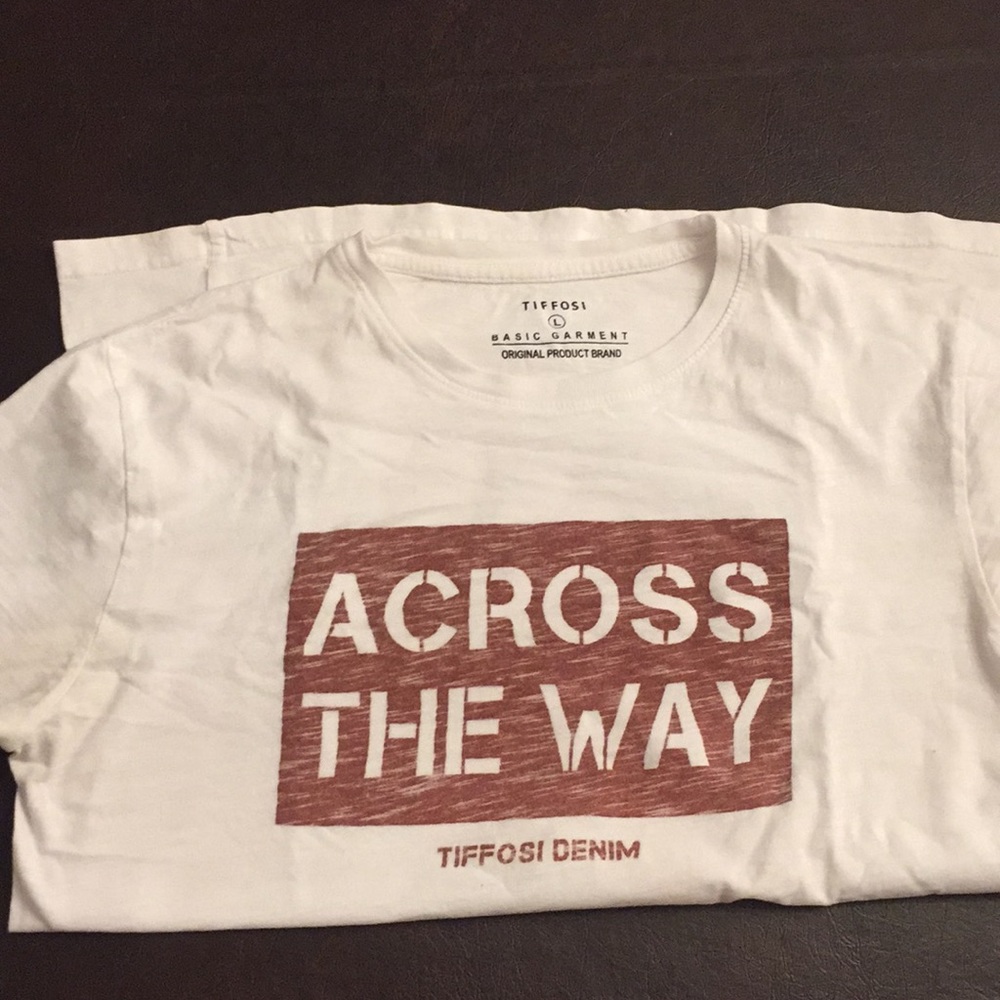 CASUAL WHITE TEE